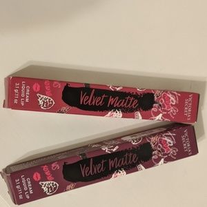 vibrant victoria secret lip gloss (never used)